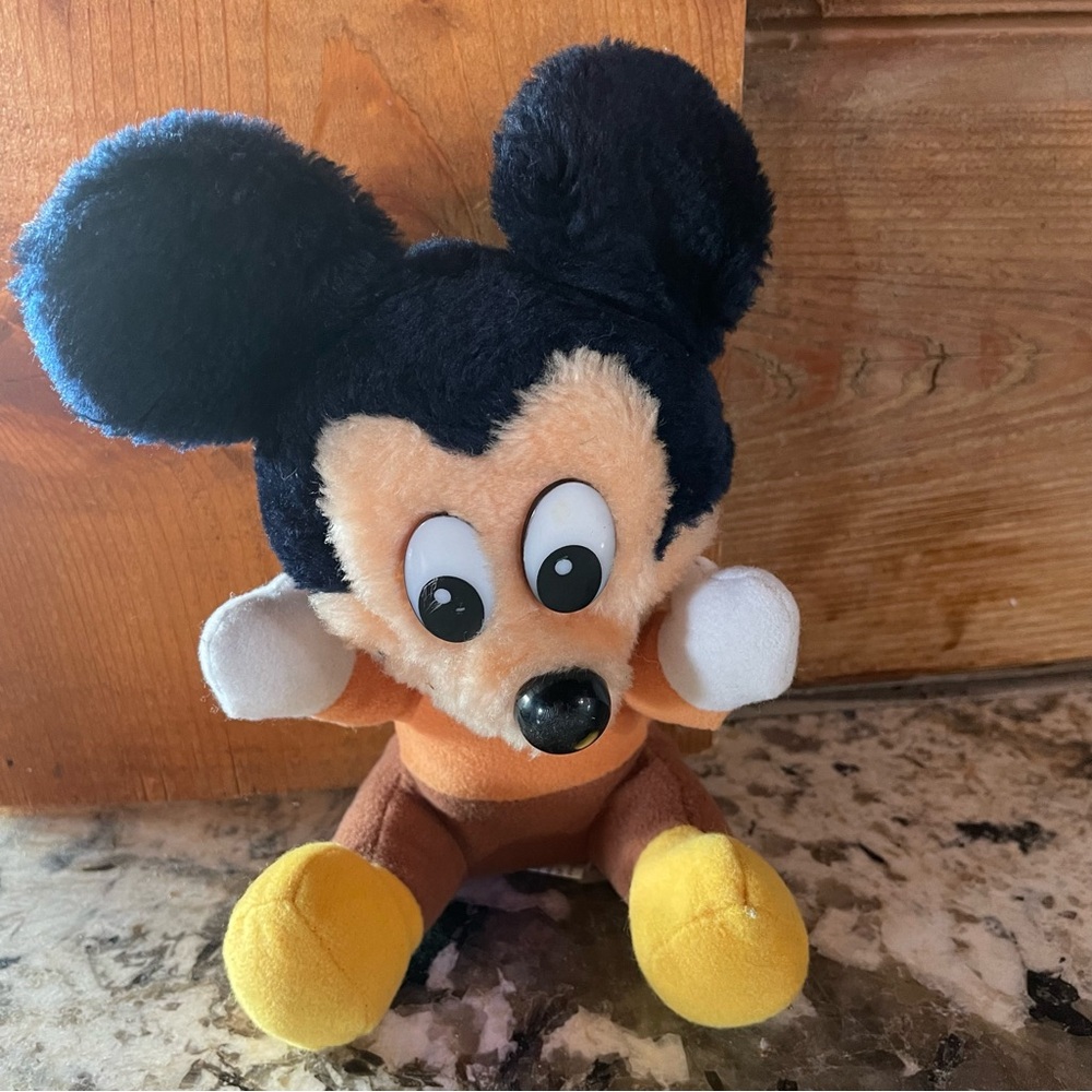 Vintage Disney Plush Mouse with Yellow Feet‎